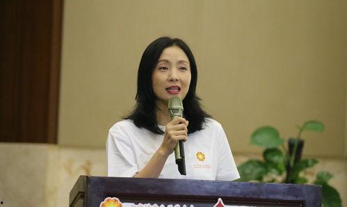 为吃瓜进娱乐圈后她火了,她如何凭借一瓜跻身娱乐圈